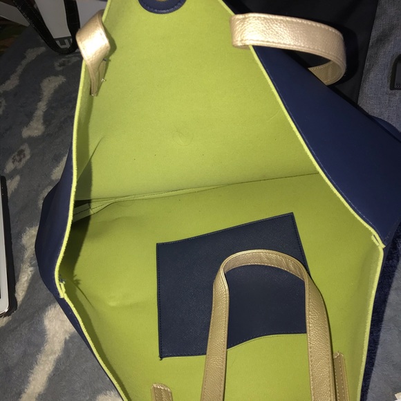 Huge Tote in navy, lime, and champagne gold with snap and internal pocket - Picture 4 of 4